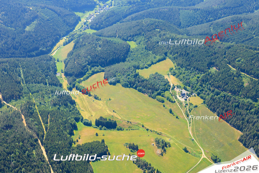Die Luftaufnahme der Stadt Probstzella wurde vom UL-Flugzeug heraus erstellt ( keine Drohne )- hohe Auflösung für beste Qualität