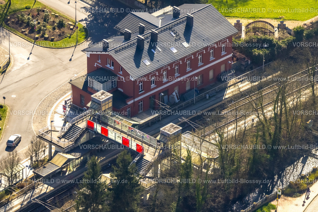 Velbert240301370Langenberg | Luftbild, Velbert-Langenberg Bahnhof, Gleisanlagen, Fußgängerbrücke, Oberbonsfeld, Velbert, Ruhrgebiet, Nordrhein-Westfalen, Deutschland