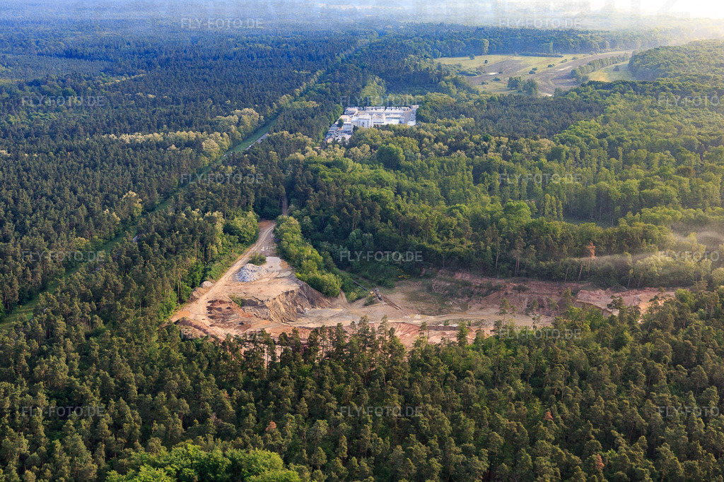 Sandgrube der Kalksandsteinwerke Schencking GmbH & Co. KG, Werk Bienwald http://www.ks-schencking.de/ | Luftbild: Sandgrube der Kalksandsteinwerke Schencking GmbH & Co. KG, Werk Bienwald http://www.ks-schencking.de/ im Ortsteil Büchelberg in Wörth im Bundesland Rheinland-Pfalz in Deutschland. Foto: IMG_114044.jpg vom 23.05.2019 durch Werner Riehm/FLY-FOTO.de - Realisiert mit Pictrs.com