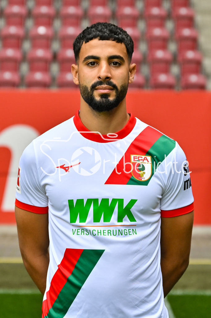 FC Augsburg 2025/26 | Elias SAAAD / Einzelfoto / Freisteller / Media Day FC Augsburg: WWK-Arena am 06.08.2025
