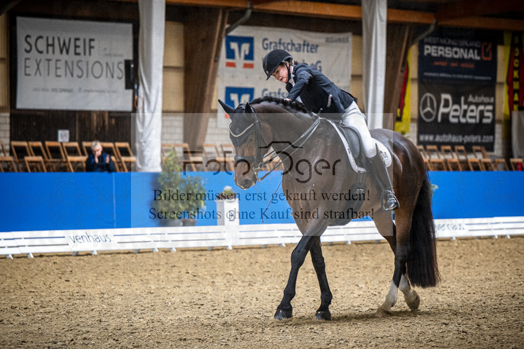 DOS_2406 | Entdecke hochwertige Reitturnierfotos von Foto Oger. Professionell, emotional und authentisch – jetzt Lieblingsmomente im Shop bestellen.Deutschlandweite Turnierfotografie. - Realisiert mit Pictrs.com