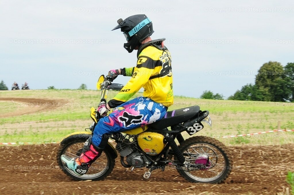 DSC_4857 (2) | Sportfotografie , Motorsport, Motoross, Reitsport, Mointainbike, Enduro,
Landschaft , Outdoor, Eventfotografie, Landschaft, Bilder online bestellen - Realisiert mit Pictrs.com