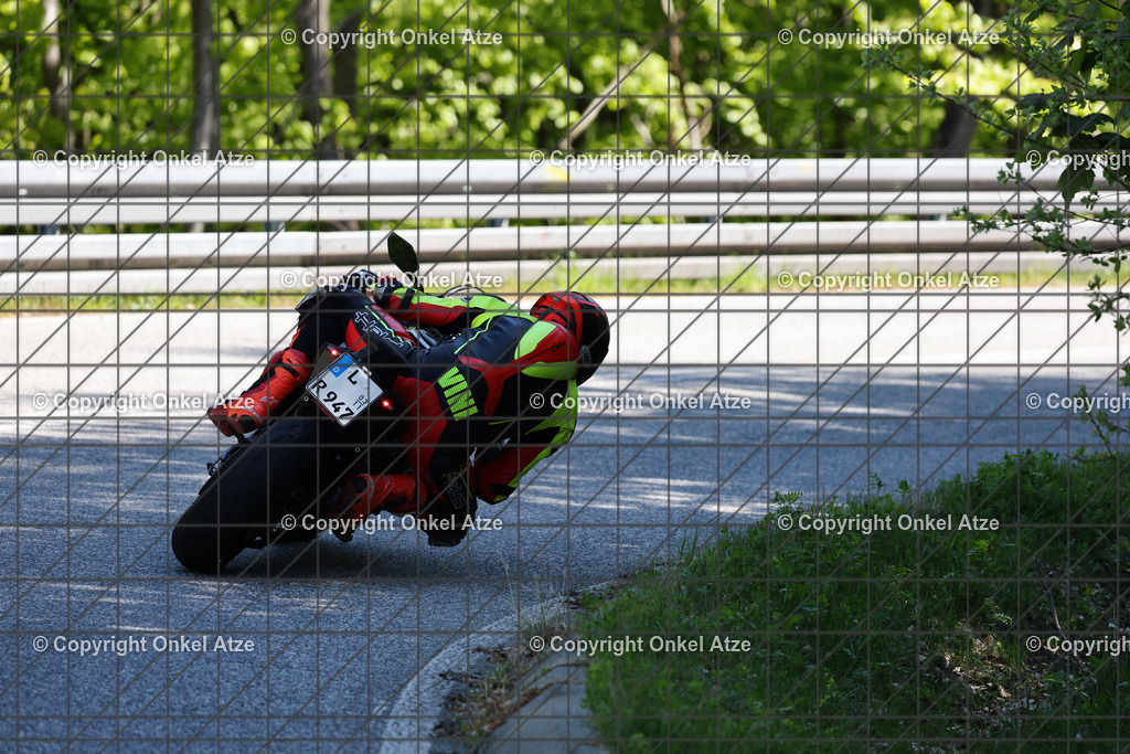 IMG_8694 | Fotograf am Kyffhäuser. Onkel Atze. Kyffhäuser Rennstrecke. Café36. Motorsportfotografie. - Realisiert mit Pictrs.com
