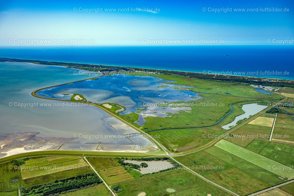 Sylt_Rantum_Rantumbecken_ELS_4380210625 | RANTUM (SYLT) 21.06.2025 Ortsansicht an der Meeres-Küste der Nordsee und das Rantum Becken (Sylt) im Bundesland Schleswig-Holstein. // Townscape on the seacoast of North Sea in Rantum (Sylt) in the state Schleswig-Holstein. Foto: Martin Elsen