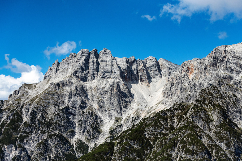 dr__0077414.jpg | SONNBERG 06.09.2021 Felsen- Massiv und Berglandschaft der Leoganger Steinberge in Sonnberg in Salzburg, Österreich. // Rock and mountain landscape of Leoganger Steinberge in Sonnberg in Salzburg, Austria. Foto: Daniel Reiter