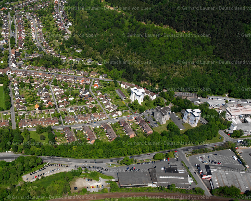 2638412 | GOSLAR GEORGENBERG 09.06.2006 Wohngebiet - Mischbebauung der Mehr- und Einfamilienhaussiedlung  in Georgenberg im Bundesland Niedersachsen, Deutschland // Residential area - mixed development of a multi-family housing estate and single-family housing estate  in Georgenberg in the state Lower Saxony, Germany Foto: Gerhard Launer
