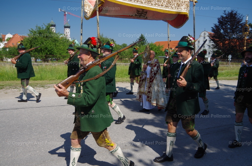 IMGP4580 | fotografiert von Axel PollmannLeonhardi Wallfahrt Benediktbeuern und Murnau, Fronleichnam, Fasching, Landschaft im Loisachtal und Benediktbeuern  - Realisiert mit Pictrs.com