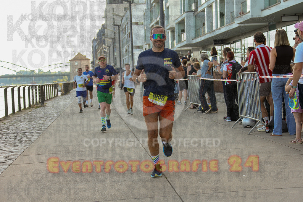 250920_1449_EX1_7759 | Sportfotografie im Rhein-Sieg Kreis, Köln, Bonn, NRW, Rheinland Pfalz, Hessen, etc. Unser Tätigkeitsfeld umfasst den Laufsport vom Volkslauf über den Marathon, Duathlon, Triathon bis zum Ultralauf wie Kölnpfad Ultra oder Schindertrail.