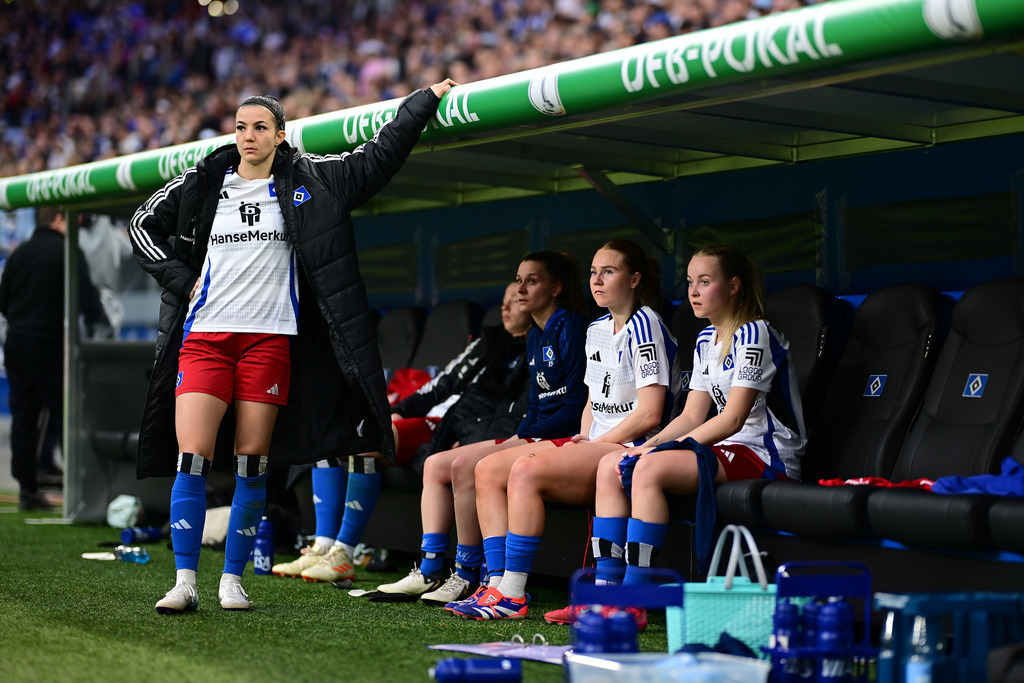 Fußball I Frauen I Saison 2024-2025 I DFB-Pokal I Halbfinale I Hamburger SV - SV Werder Bremen | Der Sportfotograf. - Realisiert mit Pictrs.com