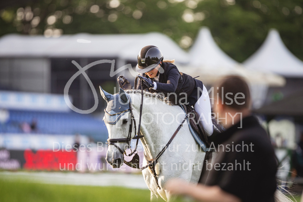 240510_Hamburg_Amateur-Small-323 | Deine schönsten Turniermomente als professionelle Fotos! Entdecke hochwertige Pferdesport-Fotografie im Online-Shop. Jetzt Fotos finden & bestellen!