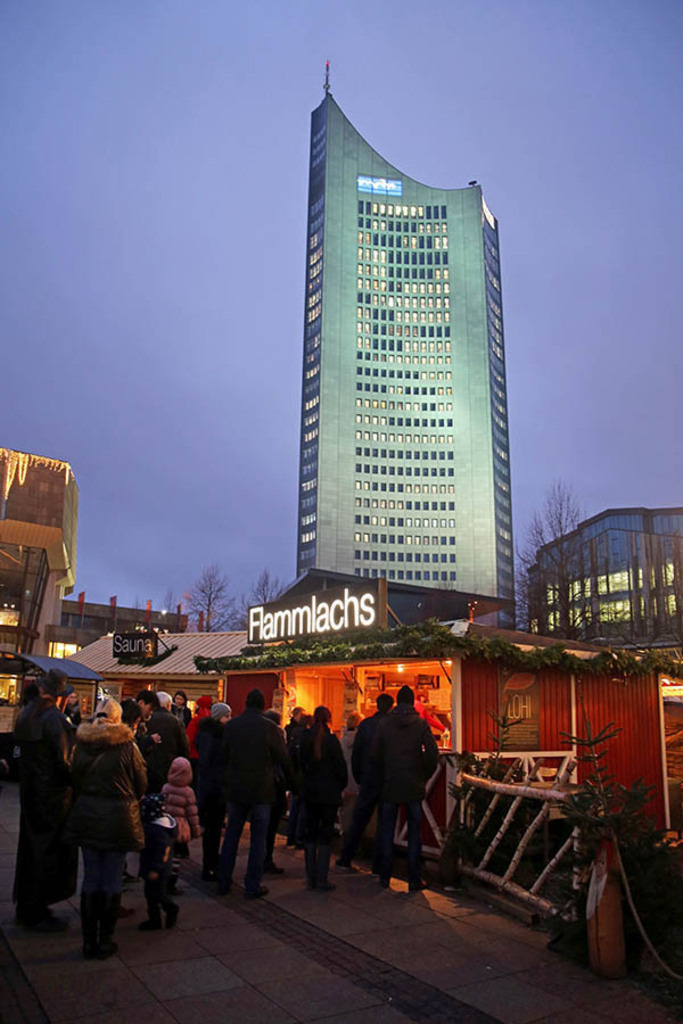 Leipziger Weihnachtsmarkt | Das Team hinter BILDLEXIKON LEIPZIG bündelt historische wie aktuelle Informationen über die Stadt Leipzig in Text und Bild auf einer Plattform und stellt diese der interessierten Öffentlichkeit zur Verfügung.