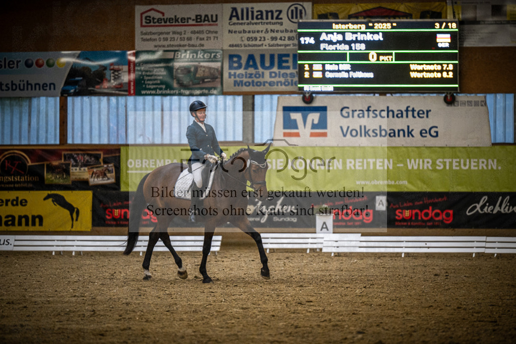 DOS_0341 | Entdecke hochwertige Reitturnierfotos von Foto Oger. Professionell, emotional und authentisch – jetzt Lieblingsmomente im Shop bestellen.Deutschlandweite Turnierfotografie. - Realisiert mit Pictrs.com