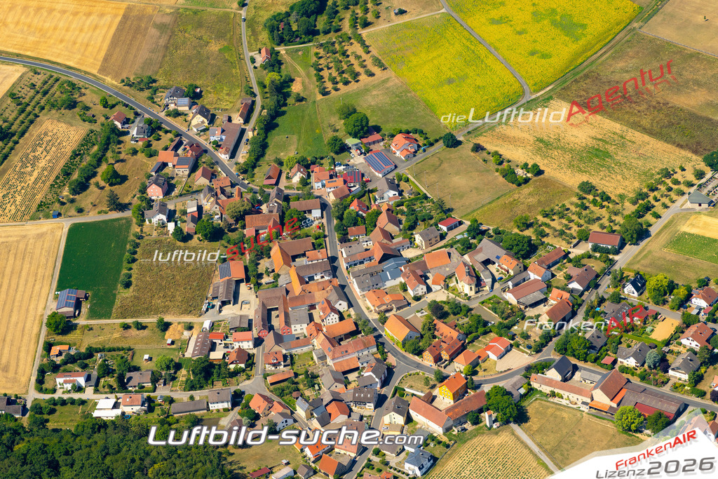 Das Luftbild zeigt : Binsbach Arnstein - Die Luftaufnahme wurde 2023 vom UL-Flugzeug aus erstellt ( keine Drohne ) - Hochauflösende Luftaufnahme - Für grossformatige Ausdrucke geeignet. Die Geschenkidee !Mit Lizenz und Bildrechte bestellbar