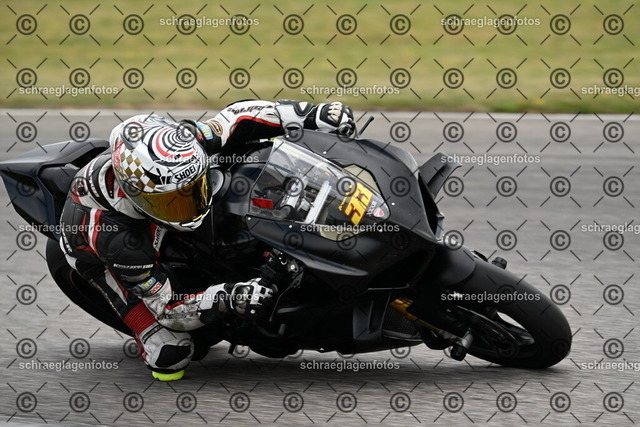 25bt02-0563 | markuskiefer.com - Realisiert mit Pictrs.com