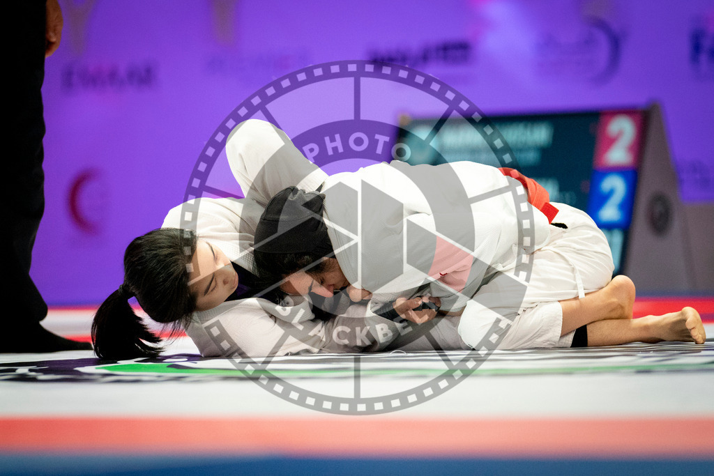 20231109PBB6169 | Fighters compete during the AJP World Professional Championship in the Mubadala Arena in Abu Dhabi, Arab United Emirates, on November 9, 2023.