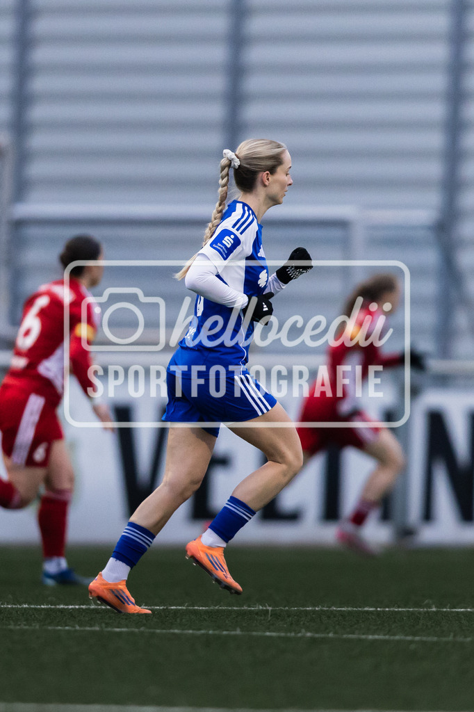 Fußball I Frauen I Saison 2025-2026 I Testspiel I FC Schalke 04 - SpVg Aurich I 14.02.2026-004 | Laura Radke (10, FC Schalke 04) - Realisiert mit Pictrs.com