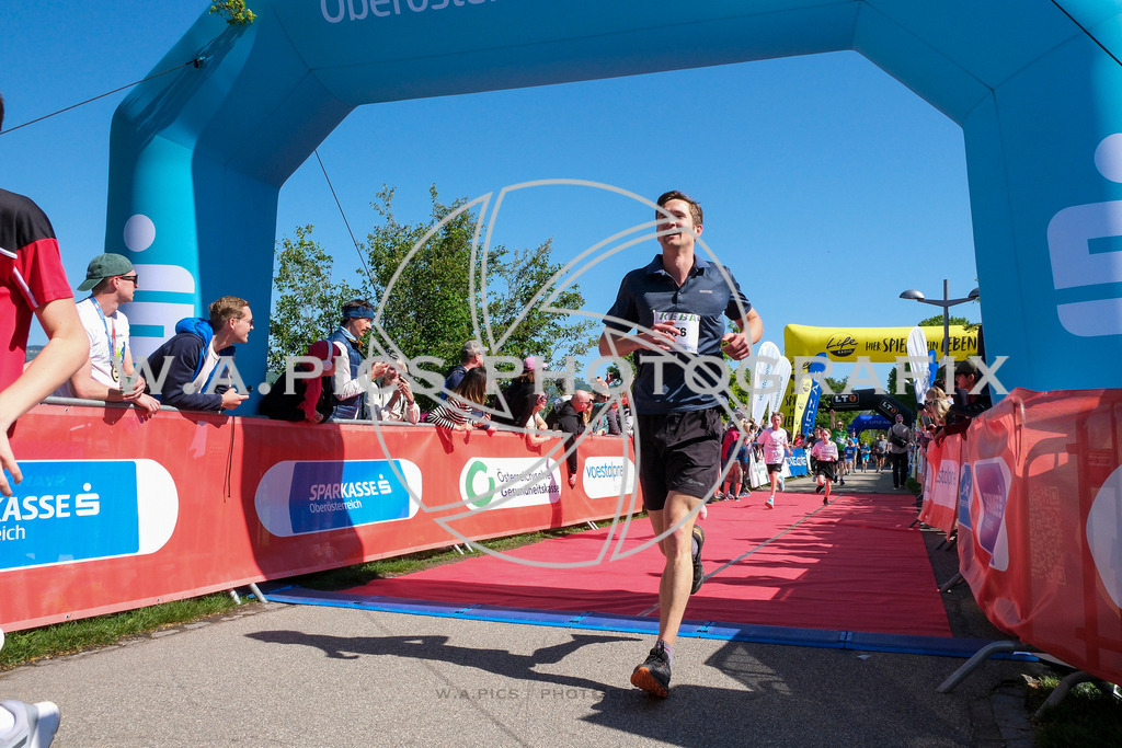 ..... | LINZ,AUSTRIA,27.April 24, Int. 3 Brückenlauf Linz  , Image shows: Photo: WAPICS / Michael ring