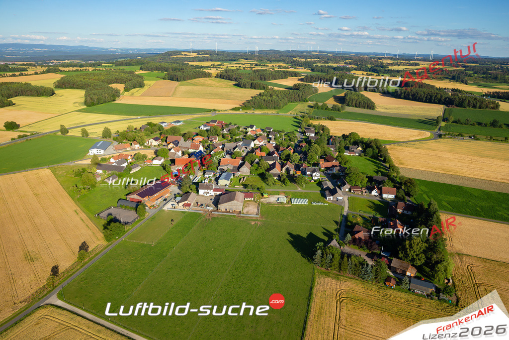Das Luftbild zeigt : Welschenkahl Kasendorf - Die Luftaufnahme wurde 2024 vom UL-Flugzeug aus erstellt ( keine Drohne ) - Hochauflösende Luftaufnahme - Für grossformatige Ausdrucke geeignet. Die Geschenkidee !Mit Lizenz und Bildrechte bestellbar