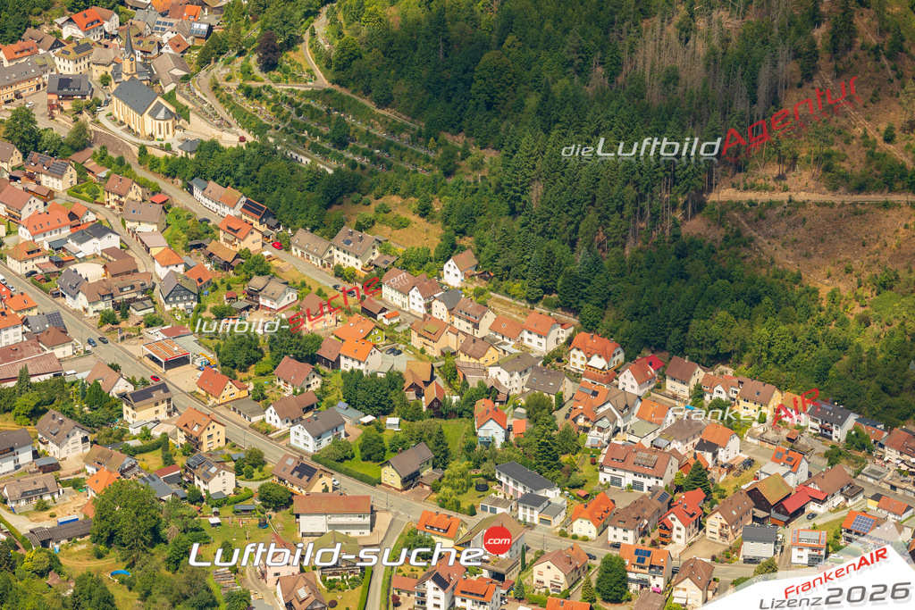 Luftaufnahme Frankenwaldstraße Wallenfels - Die Luftaufnahme wurde 2025 vom UL-Flugzeug heraus erstellt ( keine Drohne ) - Hochauflösende Luftaufnahme - für professionelle Ausdrucke geeignet. Die Geschenkidee !Mit Lizenz und Bildrechte bestellbar