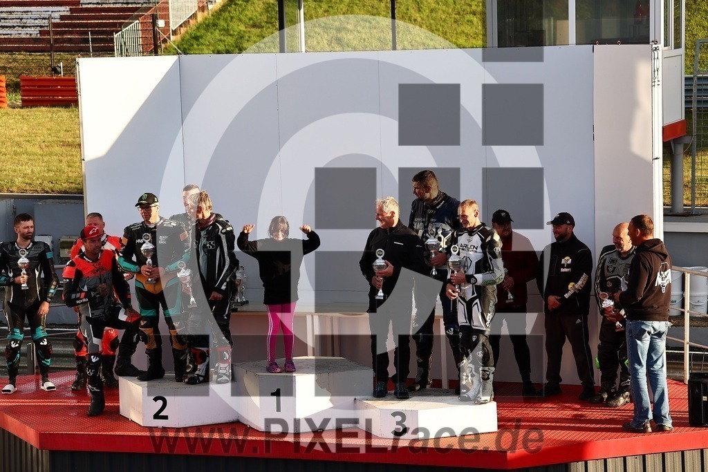 social-20250823_08036 | Schöne Erinnerungen an spannende Momente - das festzuhalten ist unser Job. PIXELrace.de ist seit 2003 auf den Rennstrecken Europas unterwegs um die Action draußen beim Fahren und die wunderbare Stimmung imm Fahrerlager für euch einzufangen.