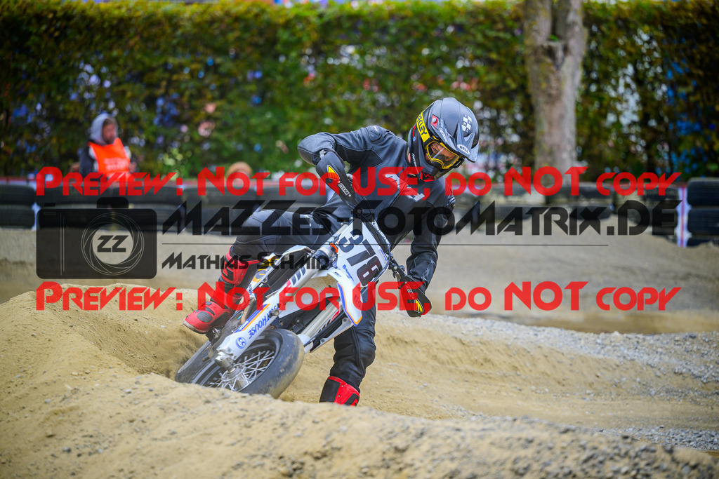 MaZZes_Fotomatrix_20251011_6021986_8926 | SENIOR