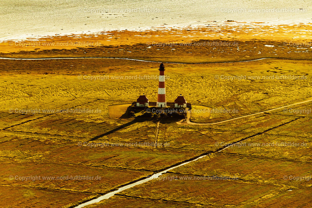 Westerheversand_Leuchtturm_ELS_3886060822 | WESTERHEVER 06.08.2022 Leuchtturm Westerheversand als historisches Seefahrtszeichen im Küstenbereich der Nordsee in Westerhever im Bundesland Schleswig-Holstein. // Lighthouse Westerheversand as a historic seafaring character in the coastal area of North Sea in Westerhever in the state Schleswig-Holstein. Foto: Martin Elsen