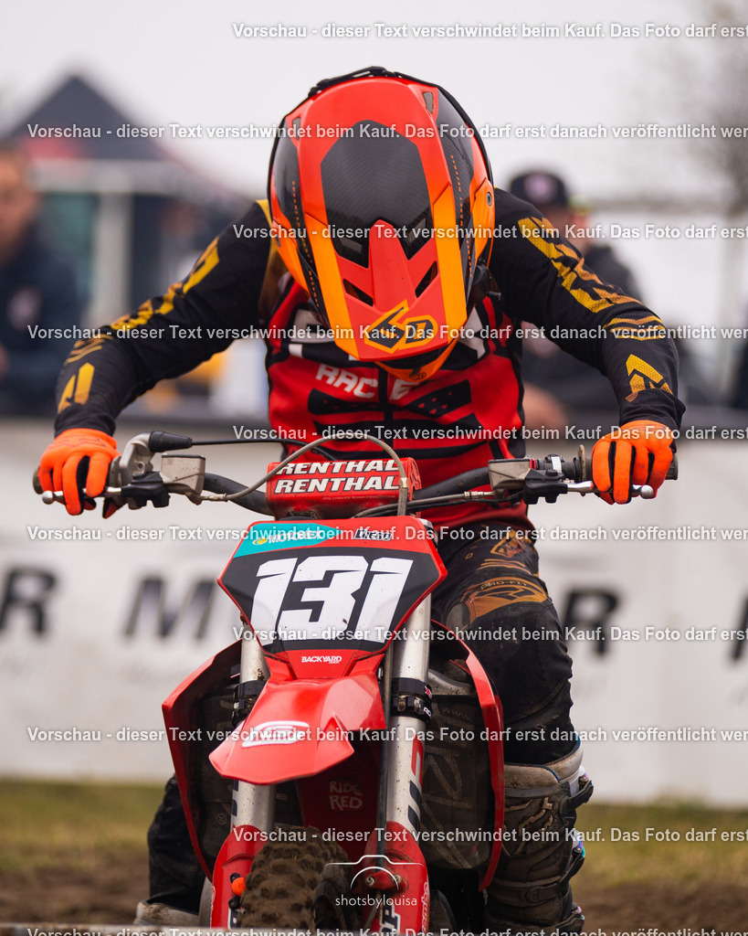 20260412_MCCBensdorf-1057 | Sportfotografin aus Berlin-Brandenburg mit Fokus auf Motocross. Ich halte deine sportliche Leistung und echte Emotionen auf und neben der Strecke professionell fest. Entdecke die Fotos von deinem Rennen und bestelle sie direkt hier im Shop.
