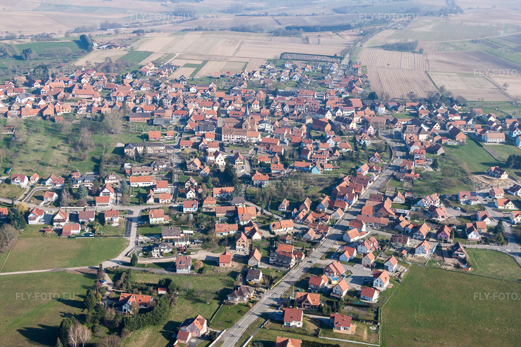 Vue aérienne: Champs agricoles et terres arables à Surbourg dans le département Bas Rhin, France. Photo: IMG_62764.jpg prise le 09/03/2014 par Werner Riehm/FLY-FOTO.eu – Résolution de l'original: 4752 x 3168 px