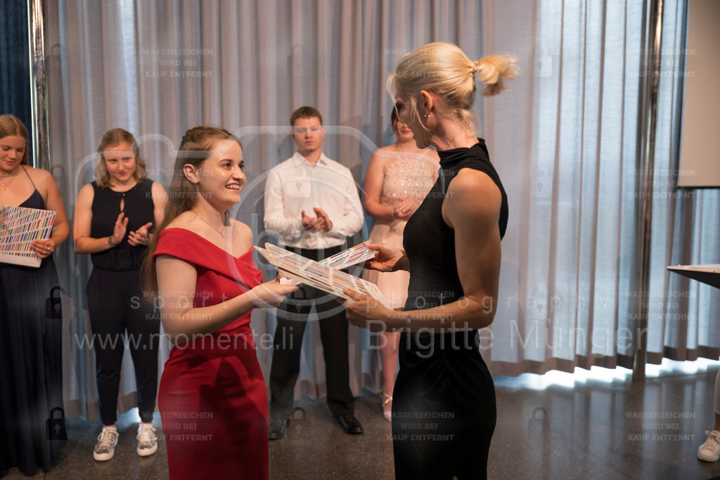 FeusiDiplomfeier_R6OO2986 | Brigitte Münger / bmsportphotography - Realisiert mit Pictrs.com