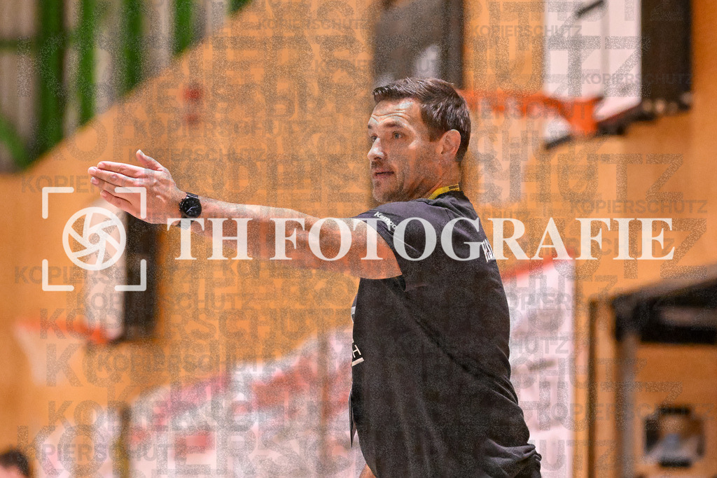 GER, SG Maulburg/Steinen - HSG Dreiland, Handball, Landesliga Suedbaden, 4. Spieltag, Saison 2024/2025, 12.10.2024 | Markus Schoenmueller (HSG Dreiland, Trainer)GER, SG Maulburg/Steinen - HSG Dreiland, Handball, Landesliga Suedbaden, 4. Spieltag, Saison 2024/2025, 12.10.2024Foto: TH Fotografie/Thomas Hess