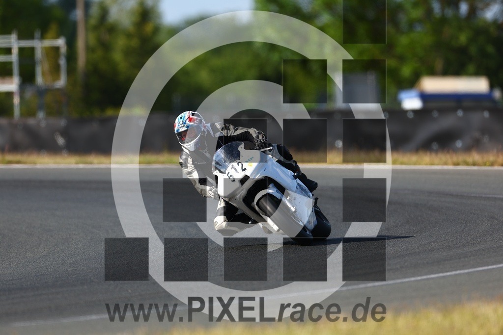0512-20250524_00271 | Schöne Erinnerungen an spannende Momente - das festzuhalten ist unser Job. PIXELrace.de ist seit 2003 auf den Rennstrecken Europas unterwegs um die Action draußen beim Fahren und die wunderbare Stimmung imm Fahrerlager für euch einzufangen.
