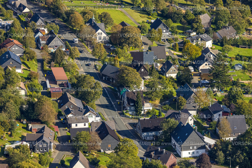 Hilchenbach230911025 | Luftbild, Ortszentrum Kronprinzenstraße mit Dorfgemeinschaftshaus Alte Schule, Lützel, Hilchenbach, Siegerland, Nordrhein-Westfalen, Deutschland
