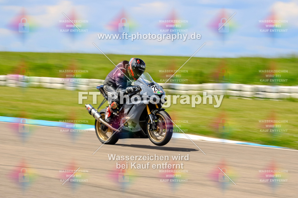 MotoTeam-0580 | Hier findet Ihr Bilder von Touristenfahrten auf der Nürburgring Nordschleife oder von anderen Veranstaltungen die ich besucht habe. Viel Spass beim Durch Schauen 