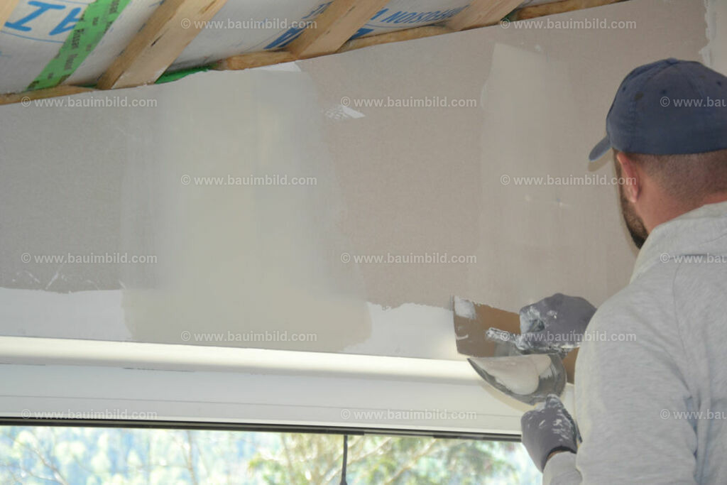 bib-lg18-putzarbeiten-0204 | Nach LV-Leistungsgruppen sortierte Detailfotos über den Bau eines Hauses. Alle Hausbau-Bilder direkt vom Urheber und Autor der Website Haus-Selber-Bauen.com