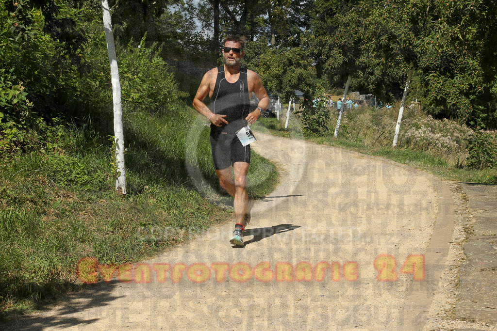 250824_1230_EX1_9594 | Sportfotografie im Rhein-Sieg Kreis, Köln, Bonn, NRW, Rheinland Pfalz, Hessen, etc. Unser Tätigkeitsfeld umfasst den Laufsport vom Volkslauf über den Marathon, Duathlon, Triathon bis zum Ultralauf wie Kölnpfad Ultra oder Schindertrail.