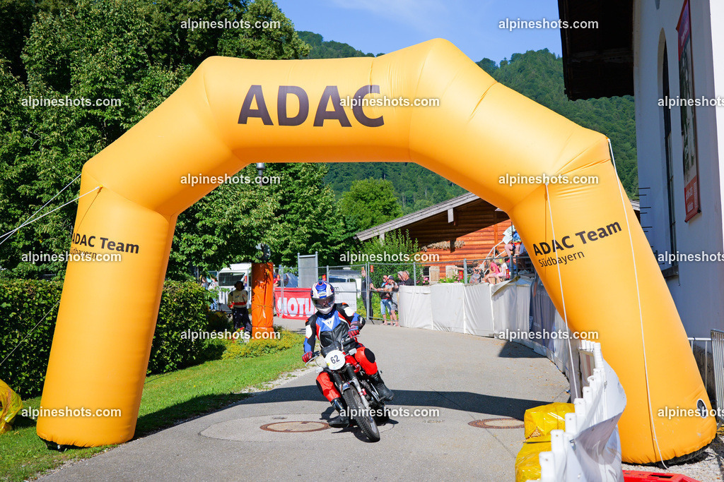 P1025729 | Erleben Sie atemberaubende, hochqualitative Fotos Ihrer Fahrt entlang der malerischen Alpenstraßen. Besuchen Sie alpineshots.com, um professionelle Aufnahmen Ihrer unvergesslichen Reise zu finden und zu kaufen - Realisiert mit Pictrs.com