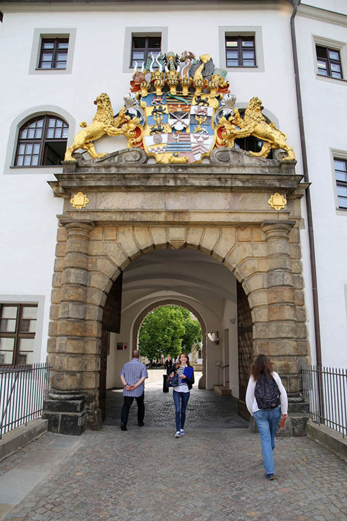 Torgau - Schloss Hartenfels | Entdecke über 20 Kategorien Leipzig-Motive: Foto-Downloads, hochwertige Poster, Leinwand- & Fine-Art-Prints. Jetzt Lieblingsfoto im Bildlexikon Leipzig Shop bestellen!