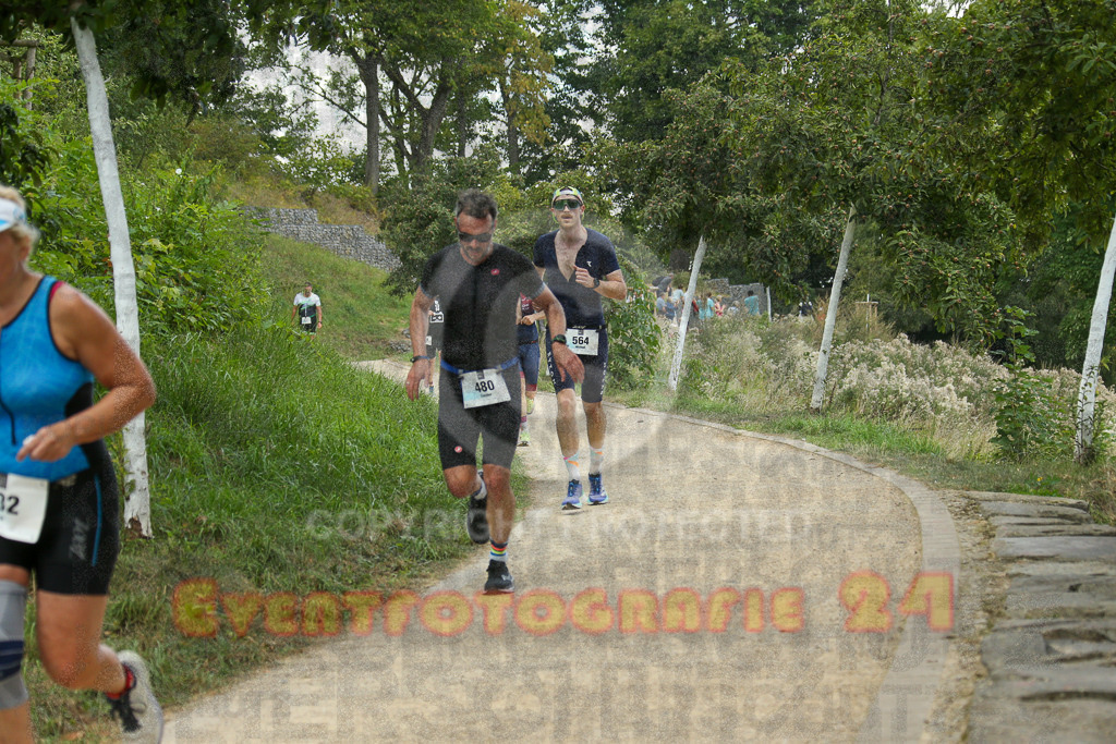 250824_1355_EX1_4247 | Sportfotografie im Rhein-Sieg Kreis, Köln, Bonn, NRW, Rheinland Pfalz, Hessen, etc. Unser Tätigkeitsfeld umfasst den Laufsport vom Volkslauf über den Marathon, Duathlon, Triathon bis zum Ultralauf wie Kölnpfad Ultra oder Schindertrail.