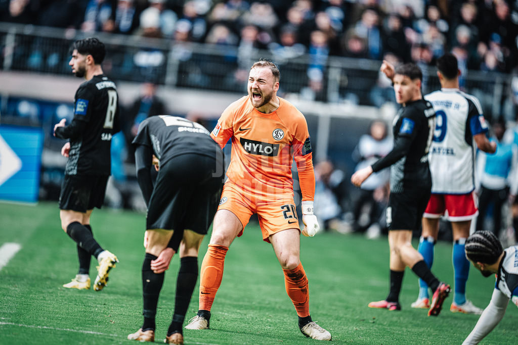 Fußball | Männer | Saison 2023/2024 | 2. Fußball-Bundesliga | 23. Spieltag | Hamburger SV vs. SV 07 Elversberg | 25.02.2024 | Nicolas Kristof (#20, SV 07 Elversberg) schreit