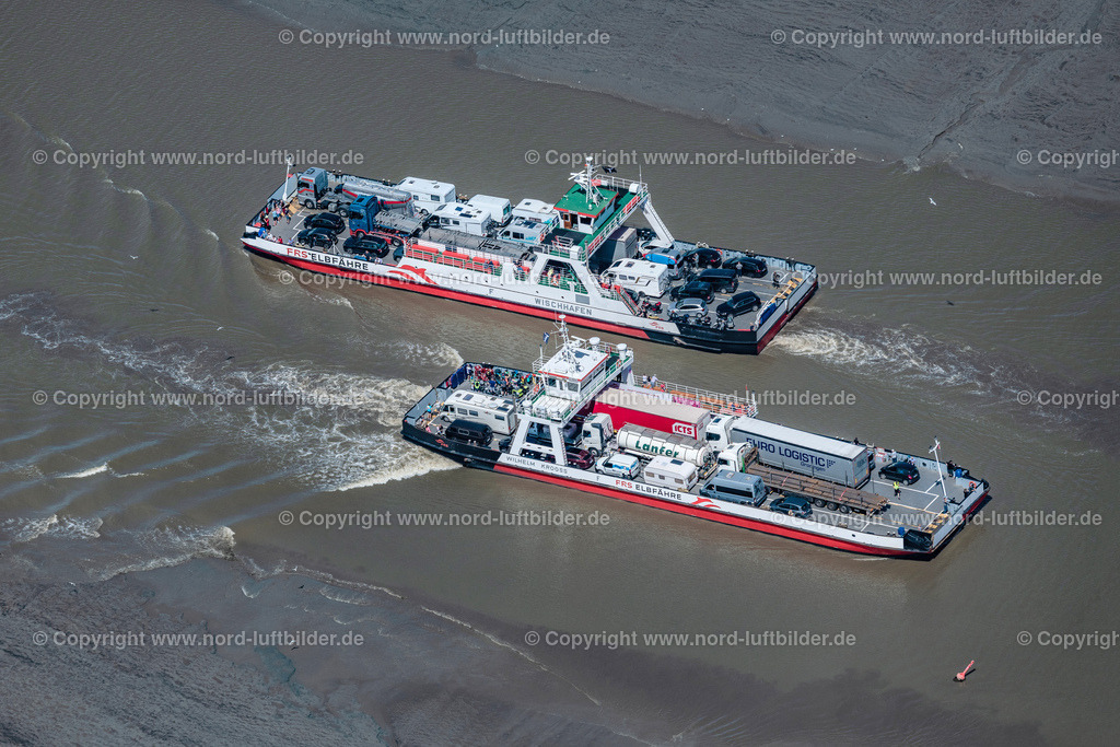 Wischhafen_FRS_Elbfähren_Wilhelm_Krooss_Wischhafen_ELS_3279020822 | DROCHTERSEN 02.08.2022 Fahrt eines Fähr- Schiffes der " Elbfähre Glückstadt Wischhafen " "Wilhelm Krooss und der Wischhafen" in Wischhafen im Bundesland Niedersachsen, Deutschland. Weiterführende Informationen bei: FRS Elbfähre Glückstadt Wischhafen GmbH. // Driving a ferry ship of the "Elbe ferry Glueckstadt Wischhafen" "Wilhelm Krooss and the Wischhafen" in Wischhafen in the state Lower Saxony, Germany. Further information at: FRS Elbfaehre Glueckstadt Wischhafen GmbH. Foto: Martin Elsen
