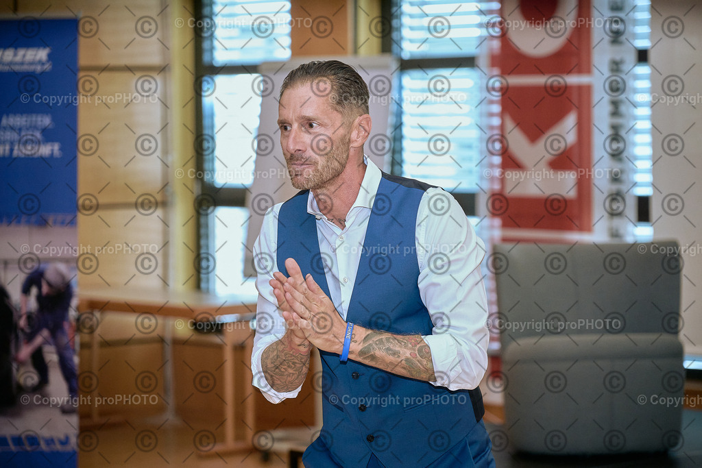 050_202509_EmployerBranding_NZ9_1662 | proPHOTO - Realisiert mit Pictrs.com