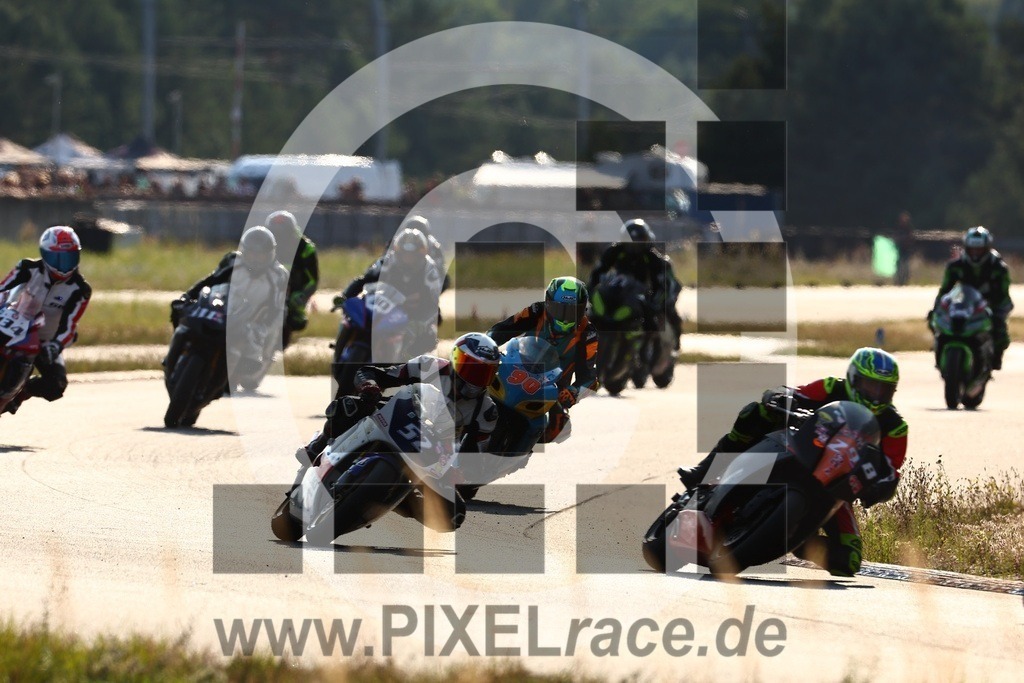 start-20240803_05198 | Schöne Erinnerungen an spannende Momente - das festzuhalten ist unser Job. PIXELrace.de ist seit 2003 auf den Rennstrecken Europas unterwegs um die Action draußen beim Fahren und die wunderbare Stimmung imm Fahrerlager für euch einzufangen.