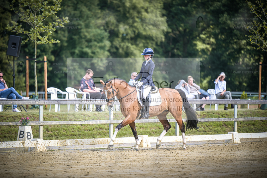 DOS_1732 | Entdecke hochwertige Reitturnierfotos von Foto Oger. Professionell, emotional und authentisch – jetzt Lieblingsmomente im Shop bestellen. - Realisiert mit Pictrs.com