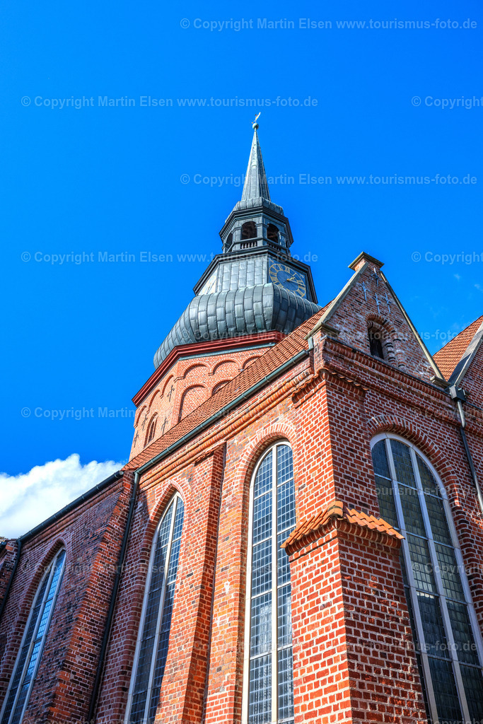 Stade Cosmea Kirche_Herbst_ELS_7865041026 | Fotos aus den Touristenorten aus Norddeutschland. - Realisiert mit Pictrs.com