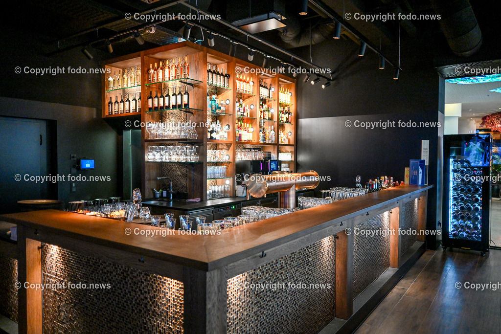 Plus City_ Steakhouse Abaccos_ 18.04.2024-8 | 18.04.2024, Pasching, AUT, Plus City, im Bild Steakhouse Abaccos, Bar, Spiritousen