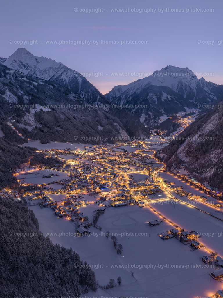 Mayrhofen Abends im Winter copyright  Thomas Pfister-4 | PHOTOGRAPHY BY THOMAS PFISTER