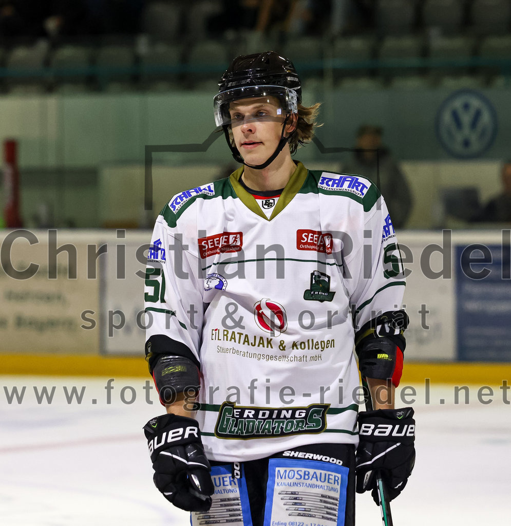 2022-09-09_092_TSV_Erding_gegen_Deggendorfer_SC | Erding, Deutschland, 09.09.2022:
Eishockey, Bayernliga 2022 / 2023, Testspiel, TSV Erding gegen Deggendorfer SC, Endergebnis: 2:5

Ryan Murphy (Erding Gladiators, #51)

Foto: Christian Riedel / fotografie-riedel.net