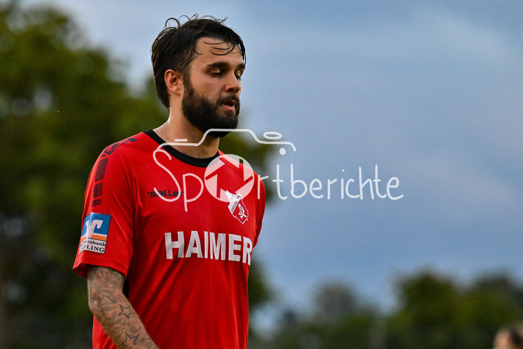 TSV Aindling - FV Illertissen | im Bild ein niedergeschlagener Patrick STOLL (Aindling 23) / traurig / enttäuscht / Einzelfoto / Freisteller / Verbandspokal Bayern: TSV Aindling - FV Illertissen, TSV Aindling Hauptplatz am 05.08.2025