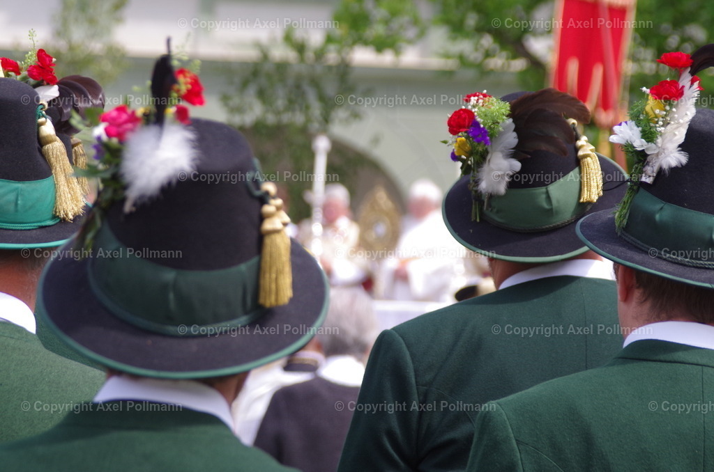 IMGP7039 | fotografiert von Axel PollmannLeonhardi Wallfahrt Benediktbeuern und Murnau, Fronleichnam, Fasching, Landschaft im Loisachtal und Benediktbeuern  - Realisiert mit Pictrs.com