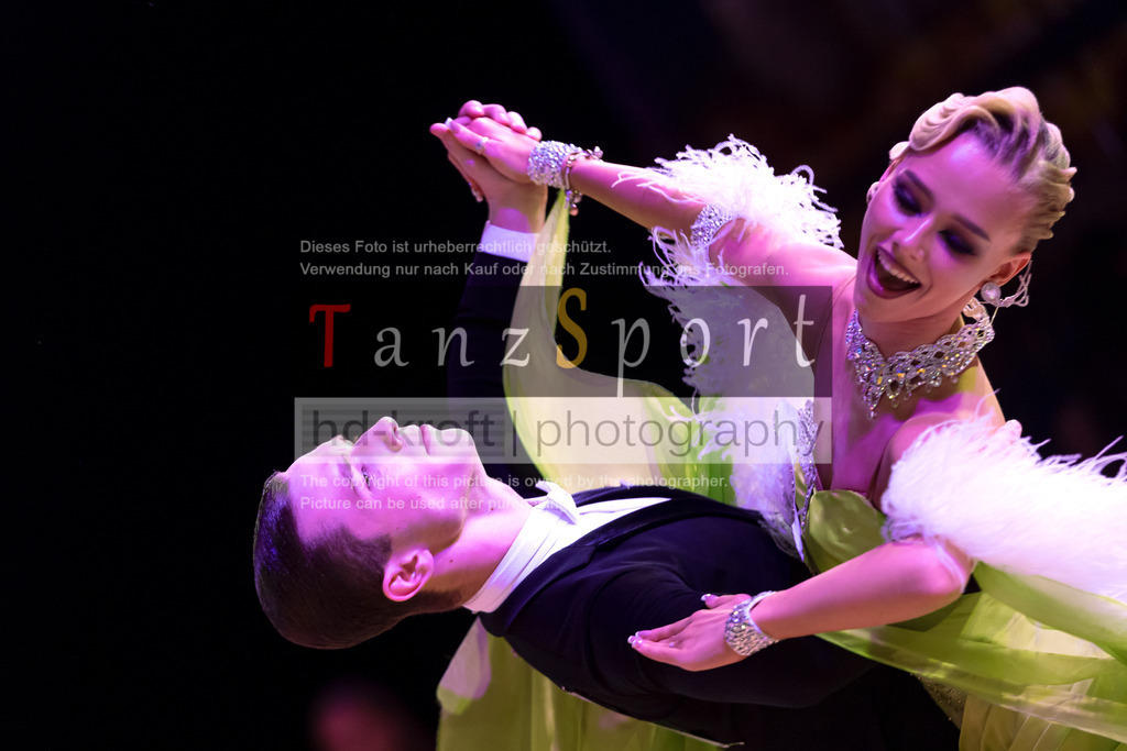 20241215_WDSF_Int_Open_Std-Riga-8836 | Tanzsportbilder, Standardtanz, Lateintanz, WDSF, DTV, LTVB, dancecomp, goc, hessen tanzt, blaues band der spree, walzer, tango, wiener walzer, slowfox, quickstepp, samba, rumba, cha-cha-cha, paso doble. jive, hd-kroft photography, turniertanzsport